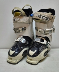 Lyžiarky Atomic LiveFit Plus,  veľkosť MP 23/23,5; použité. 